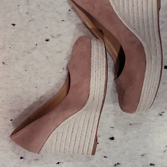 Pink wedge shoe - Picture 2 of 3